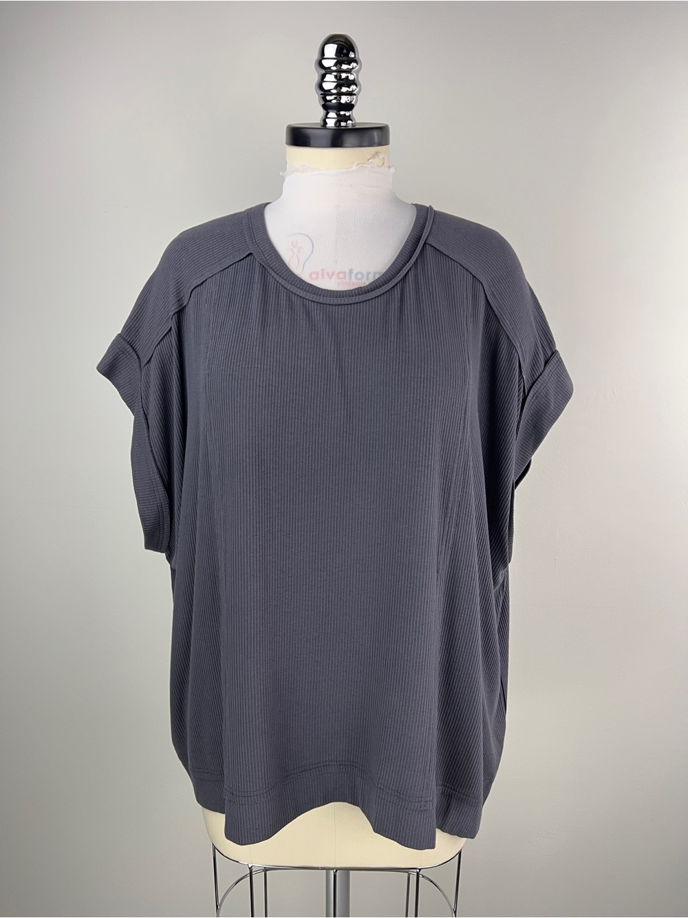 💚 3921. Oversized Ribbed Short-Sleeve Top - Charcoal Gray